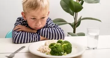 فقدان الشهية عند الاطفال : ماذا يمكنك أن تفعل إذا رفض طفلك تناول أي شيء؟